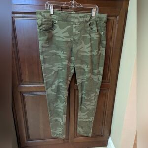 Levi's Camouflage Women Jeggings